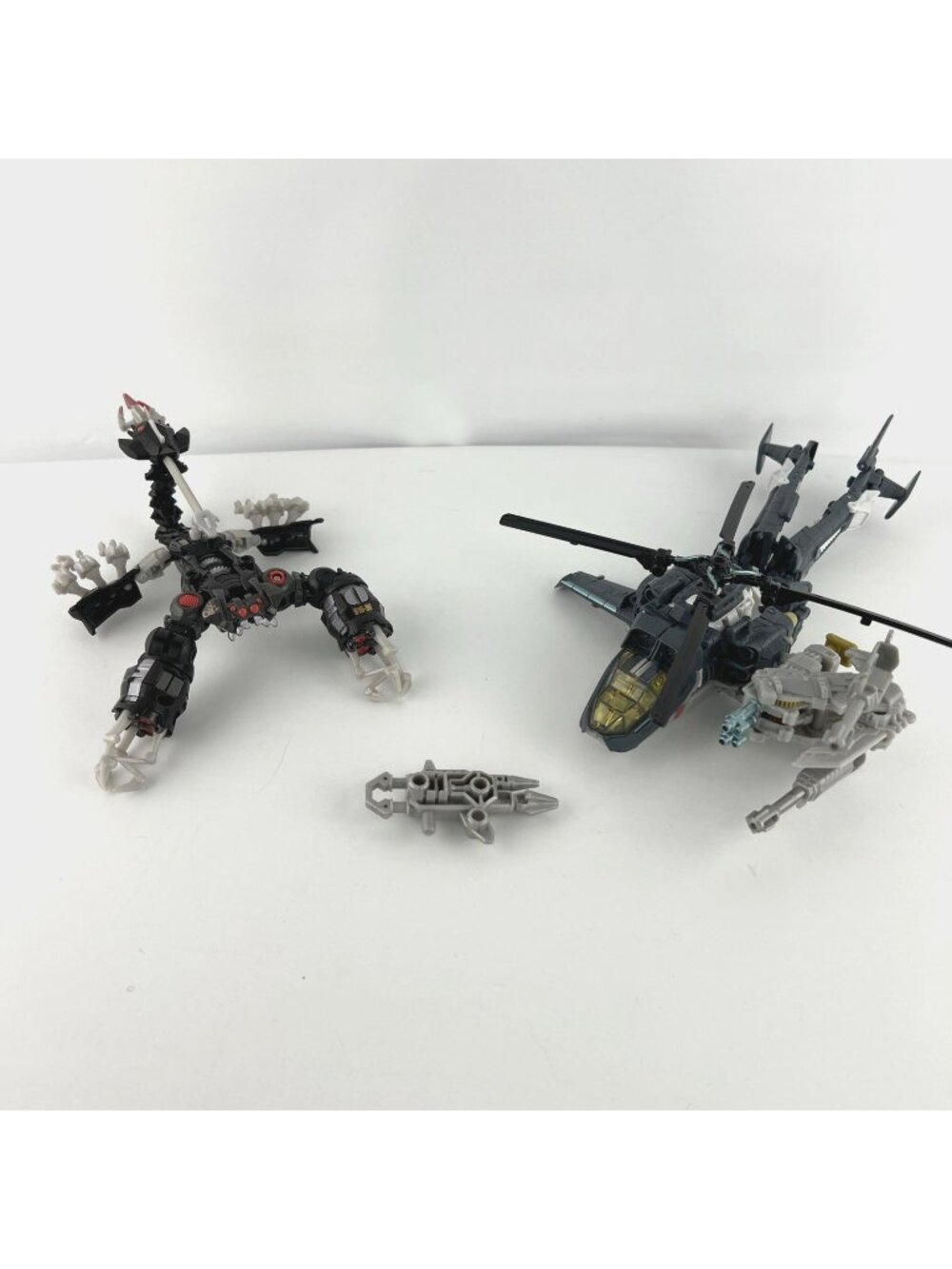 Transformers Lot of 2 DOTM Voyager Class Skyhammer & ROTF Scorponok Complete
